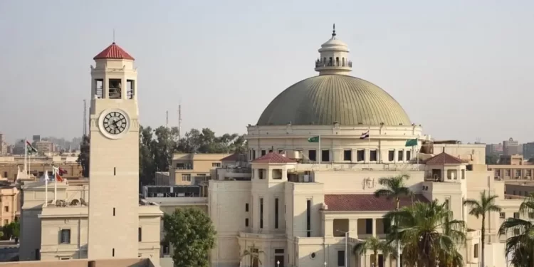 جامعة القاهرة: منح الدكتوراه الشرفية لباحثين توفيا بعد إعداد رسائلهما 1