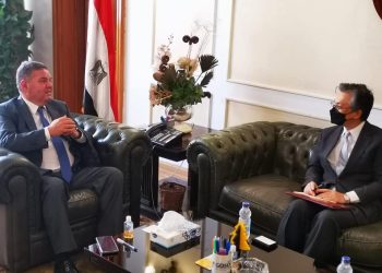 وزير قطاع الأعمال يبحث مع سفير اليابان بالقاهرة تعزيز التعاون الاقتصادي