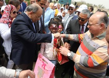 شعراوي ومحافظ القاهرة يشهدان احتفالية العاصمة بيوم اليتيم بحديقة الأزهر