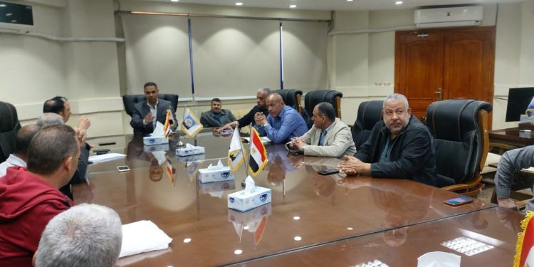 رئيس جهاز مدينة بدر يلتقي سكان الحي السادس لـ بحث مقترحاتهم وشكاواهم