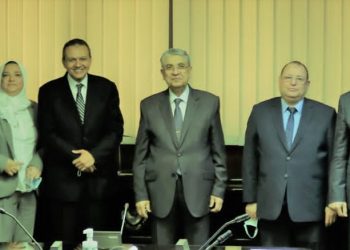 «رؤية مصر نحو التحول الأخضر».. ملفات هامة على طاولة وزير الكهرباء