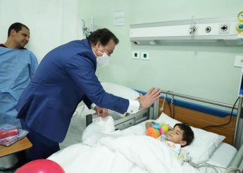 خالد عبدالغفار يزور مستشفى «الناس» ويثني على جودة الخدمات المقدمة للأطفال 6