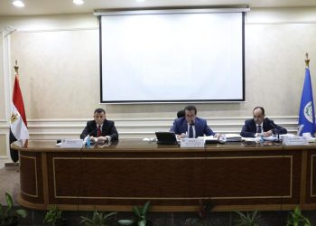 وزير التعليم العالي يرأس اجتماع المجلس الأعلى للجامعات بجامعة عين شمس 7