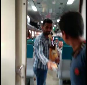 «في رمضان»| شباب دشنا يعزموا القطار على الإفطار بـ محطة السعادة (صور وفيديو) 7