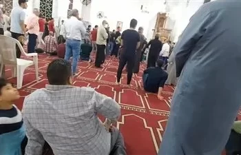 «بعد منعه للمصلين من إتمام الصلاة».. الأوقاف: إحالة إمام مسجد المراغي للتحقيق 1
