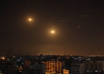 الجيش الإسرائيلي يقصف قطاع غزة 12