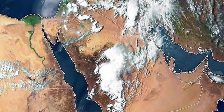 سقوط أمطار.. عواصف رعدية تضرب السعودية 1