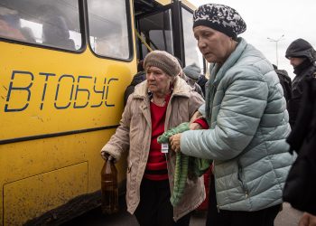 «الخطر على الطريق».. لا توجد ممرات إجلاء مفتوحة في أوكرانيا اليوم 6