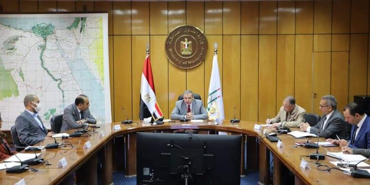 سعفان يلتقي تحالف 3 شركات مصرية لتذليل أية صعوبات أمام سفر العمالة إلى ليبيا 1