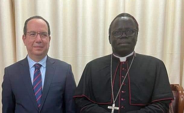 السفير المصري في جوبا يلتقي نائب رئيس مجلس الكنائس بجنوب السودان 1