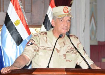 «حصن الدولة المنيع»| وزير الدفاع يلتقي مقاتلي قوات المظلات