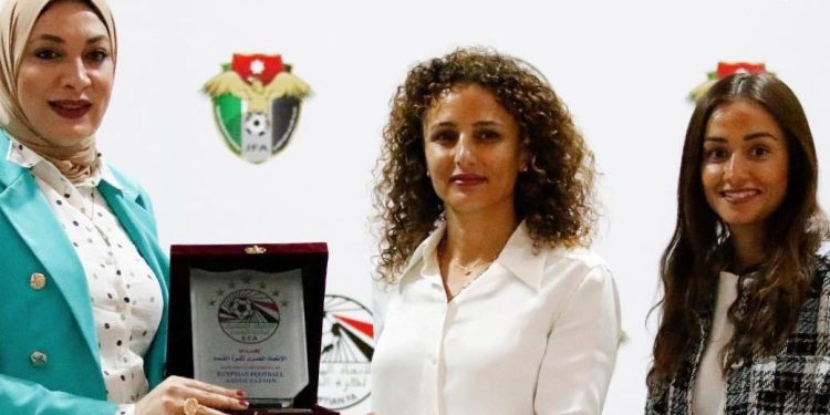 دينا الرفاعي: بروتوكول التعاون المشترك مع الاتحاد الأردني يهدف لخدمة الكرة النسائية 1