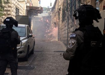 شرطة الاحتلال تعتقل 9 فلسطينيين في القدس بعد الهجوم بمفرقعات نارية عليهم