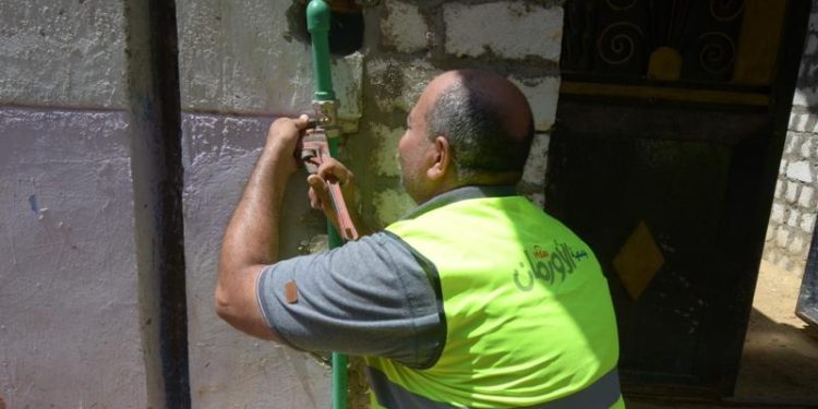 الأورمان تدعم مبادرة«عمر بيت يتيم» لتركيب وصلات مياه مجانية بقنا