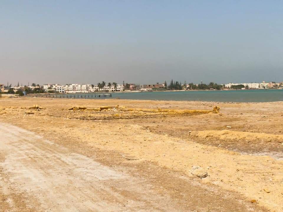 بالقرب من الشاطئ.. محافظ الإسماعيلية يوجه باسترداد قطعة أرض في كسفريت