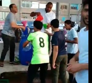 «في رمضان»| شباب دشنا يعزموا القطار على الإفطار بـ محطة السعادة (صور وفيديو) 2