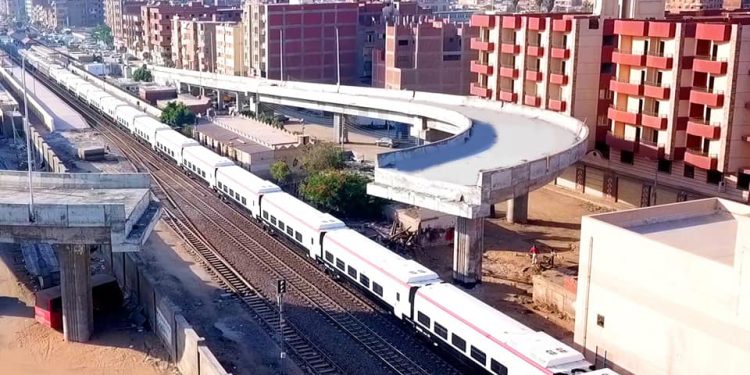 بدون ركاب.. النقل تبدأ التشغيل التجريبي لـ قطارات تالجو الأسبانية الفاخرة 1