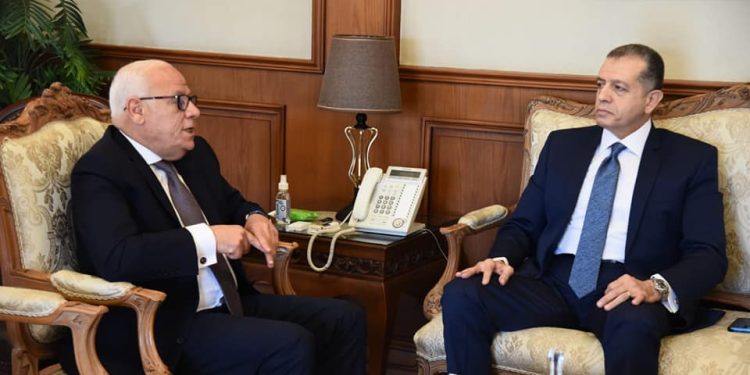 محافظ بورسعيد يستقبل أمين عام وزارة البترول والوفد المرافق لبحث سبل التعاون