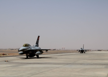 مصر تشارك في مناورات «الموج الأحمر 5» البحرية «فيصل - 12» الجوية في السعودية