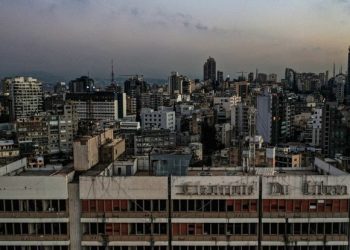 «شلل كلي» يضرب لبنان.. انقطاع الكهرباء والمياه يُقبح البلد الجميل