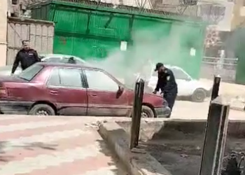 إخماد حريق سيارة ملاكي بعد إثارة الذعر للمواطنين بأحد شوارع الفيوم 7