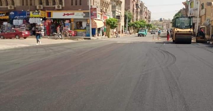 انتهاء تنفيذ أعمال رصف شارع أحمد حمدي بـ طريق عام ديوان سوهاج 1