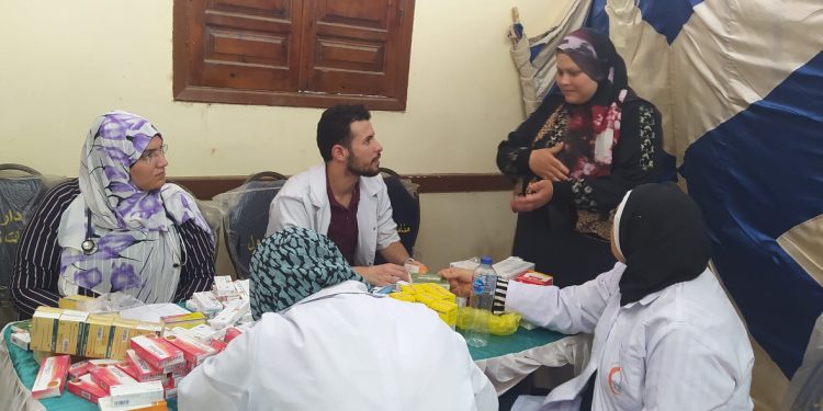 جامعة بنها تنظم قافلة طبية بقرية نامول بطوخ
