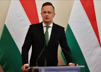 وزير خارجية هنغاريا: اقتصادنا سيدمر بدون الغاز الروسي 1