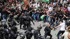 إدانات دولية وانتقادات حادة ضد انتهاكات إسرائيل الوحشية لـ جنازة شيرين أبو عاقلة 11