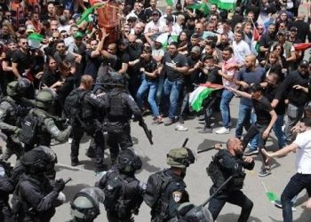 واشنطن تستنكر الاعتداءات الإسرائيلية على جنازة شيرين أبو عاقلة 13