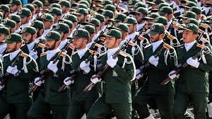 إيران تشيع «خدائي».. والحرس الثوري يتعهد برد «قاس» 1