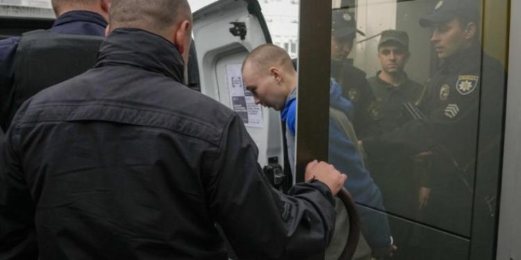 اول حكم على جندي روسي في أوكرانيا بالسجن مدى الحياة بسبب الحرب 1