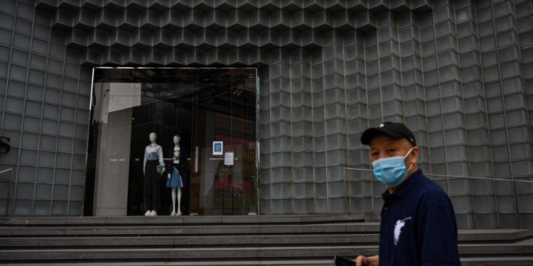 الصين: رجل يتسبب في حجز الآلاف في بكين بعد خرقه قيود كورونا 1