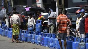 أزمة طاحنة.. سريلانكا تعلن نفاذ مخزونها من الغاز ! 1