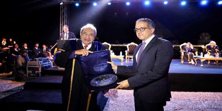 وزير السياحة يشارك في حفل التخرج السنوي لجامعة أسيلسكا مصر