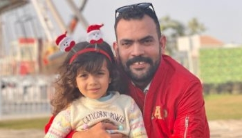 خالد عليش يحصل على حكم برؤية طفلته 11 ساعة إسبوعيًا