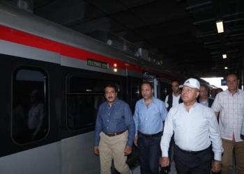 وزير النقل يتابع مشروع القطار الكهربائي ويتفقد مواقع العمل بـ العاصمة الإدارية