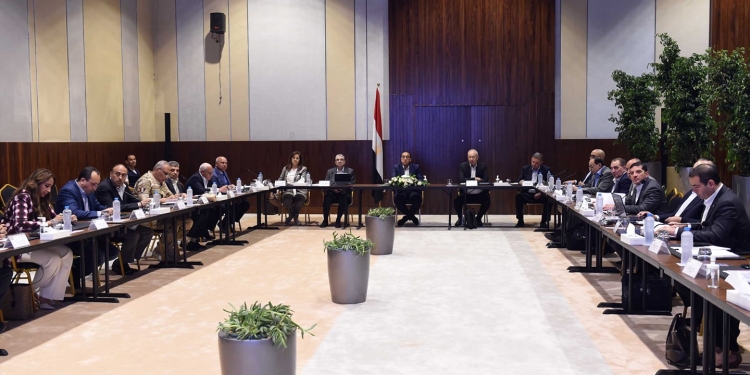 رئيس الوزراء يترأس اجتماع مجلس إدارة الهيئة الاقتصادية لقناة السويس