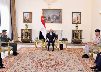 السيسي يستقبل رئيس أركان القوات المسلحة الإماراتية بالقاهرة