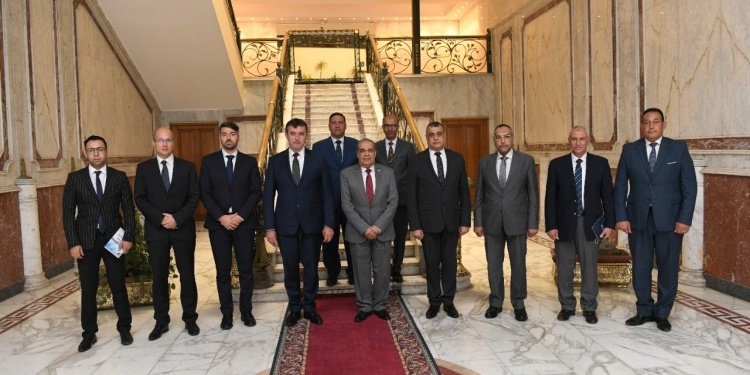 مرسي يستقبل وزير التكنولوجيا والصناعة المجري لـ بحث أوجه التعاون المشترك