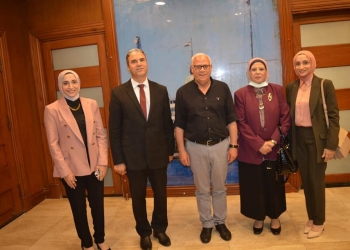 محافظ بورسعيد يستقبل وفدا من هيئة قضايا الدولة