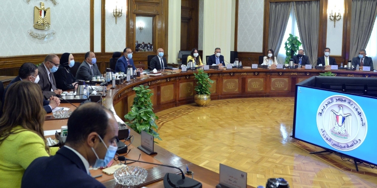 رئيس الوزراء: الحكومة تولي أهمية كبيرة لتنمية وتوطين صناعة السيارات في مصر