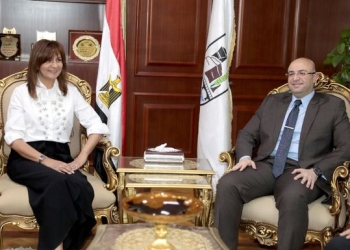 محافظ بني سويف يستقبل وزيرة الهجرة في مستهل زيارتها للمحافظة