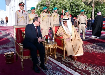 ملك البحرين يستقبل الرئيس السيسى بقصر الصخير الملكي