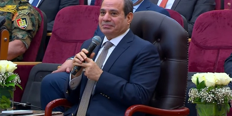السيسي يلتقي ولي العهد رئيس مجلس الوزراء البحريني في المنامة