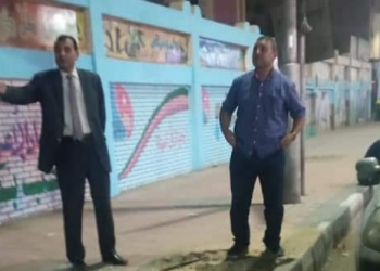 "هلال"يتابع ميدانياً حملة نظافة ليلية بشوارع حي شرق سوهاج 2