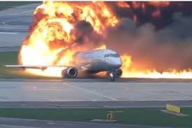 اندلاع حريق في طائرة بمطار ميامي الأمريكي وإصابة 3 ركاب 2