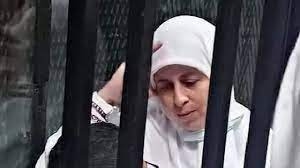 محاكمة عائشة الشاطر و30 آخرين بقضية «تمويل الإرهاب».. بعد قليل