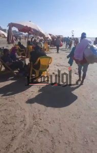 هروب المواطنين على شاطئ رأس البر بـ دمياط فرارًا من الحرارة 4