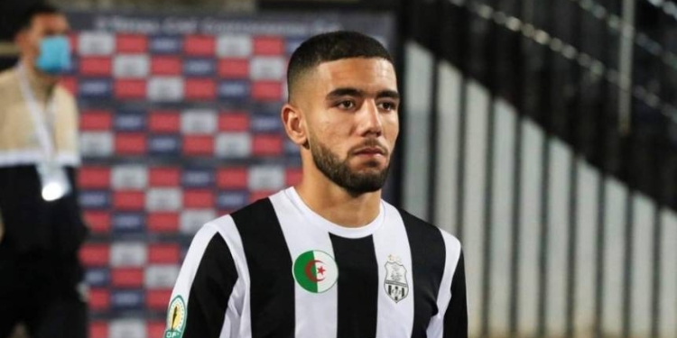 أحمد قندوسي لاعب وفاق سطيف الجزائري يقترب من التوقيع للأهلي 1